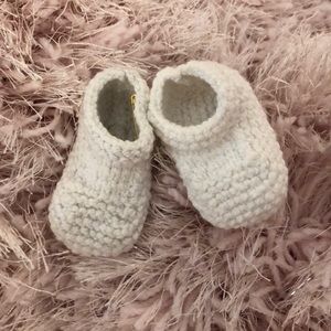 Crochet newborn baby booties
